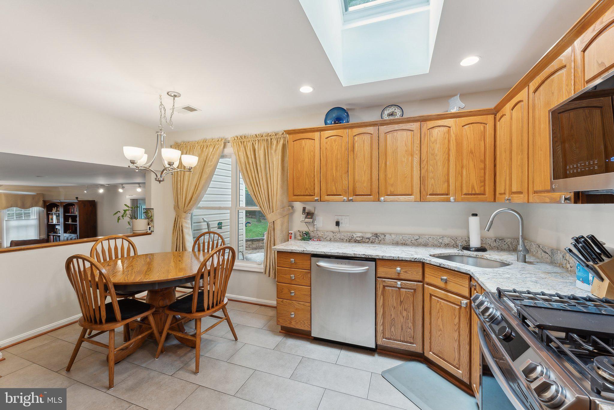 6554 GLADEVIEW COURT
