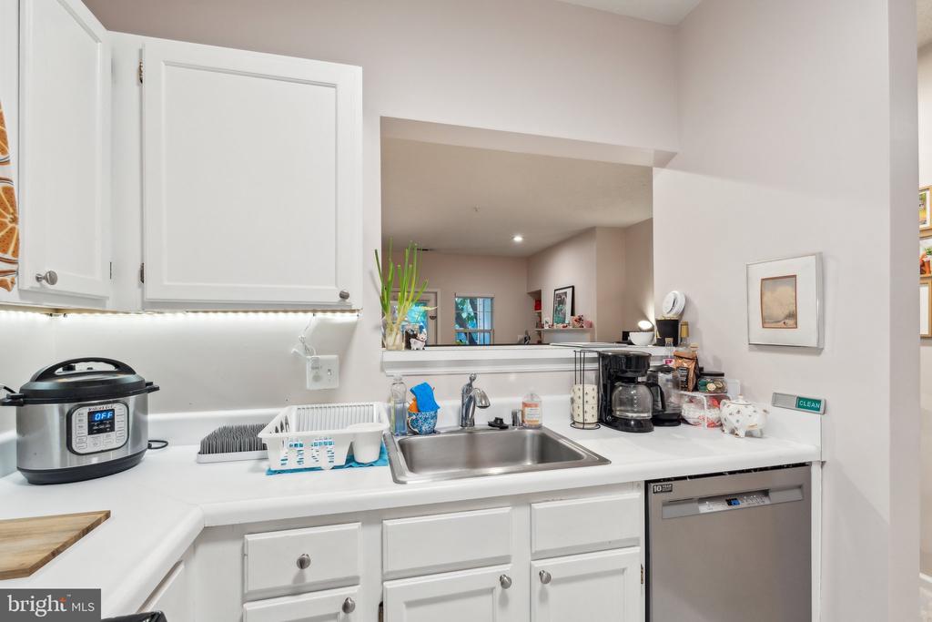 1708 LAKE SHORE CREST DRIVE 11