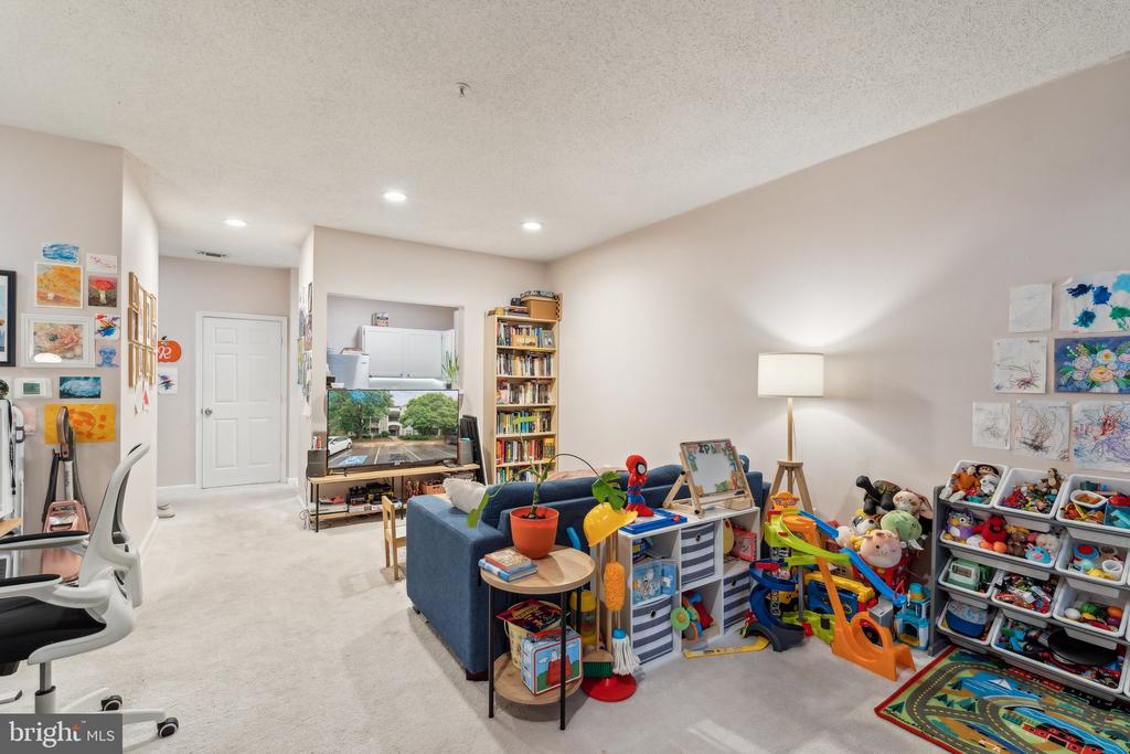1708 LAKE SHORE CREST DRIVE 11