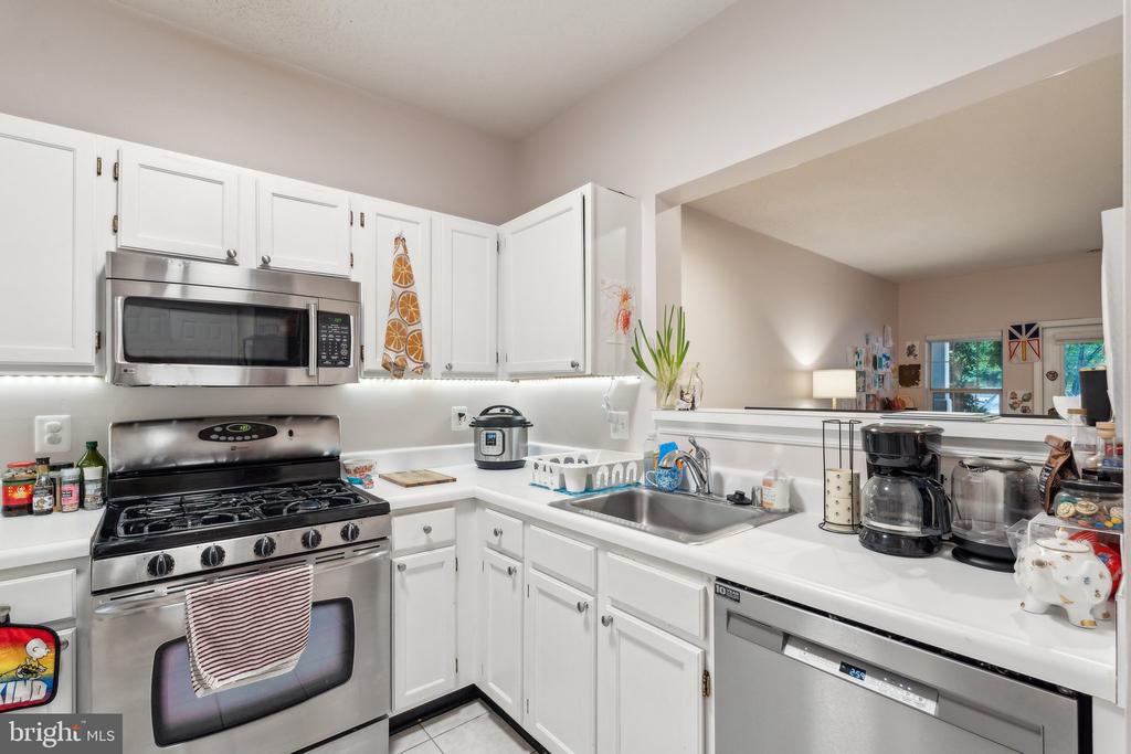 1708 LAKE SHORE CREST DRIVE 11