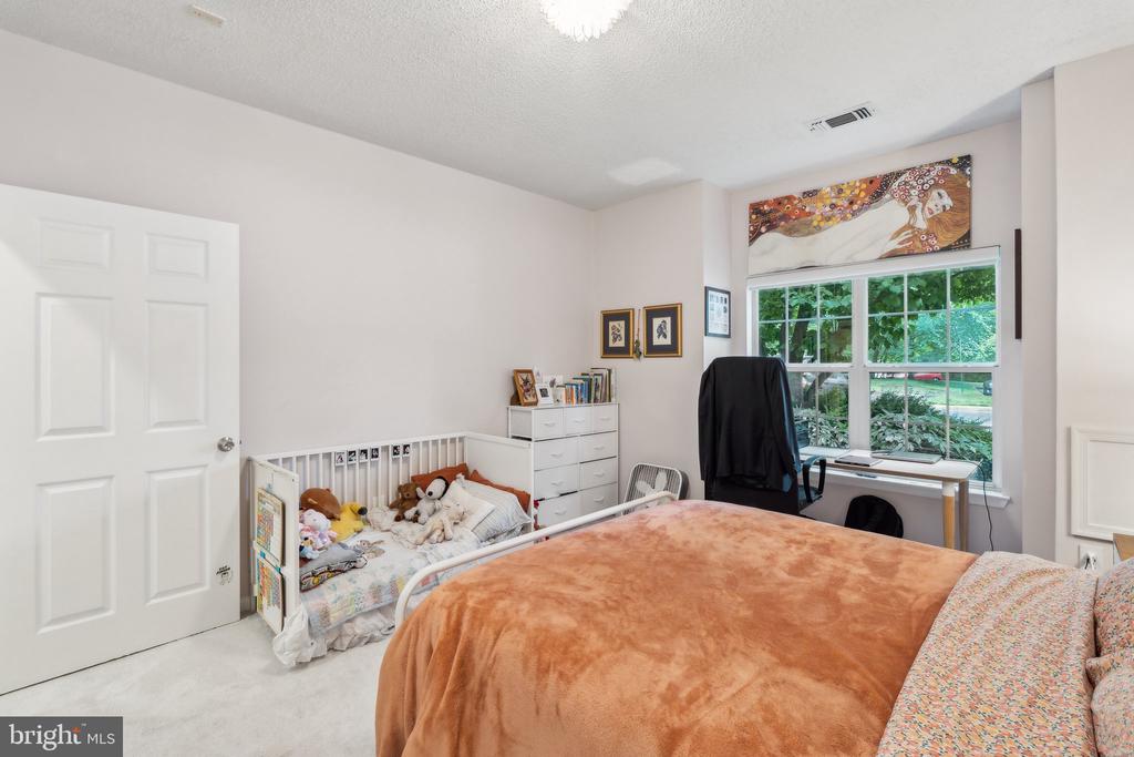1708 LAKE SHORE CREST DRIVE 11