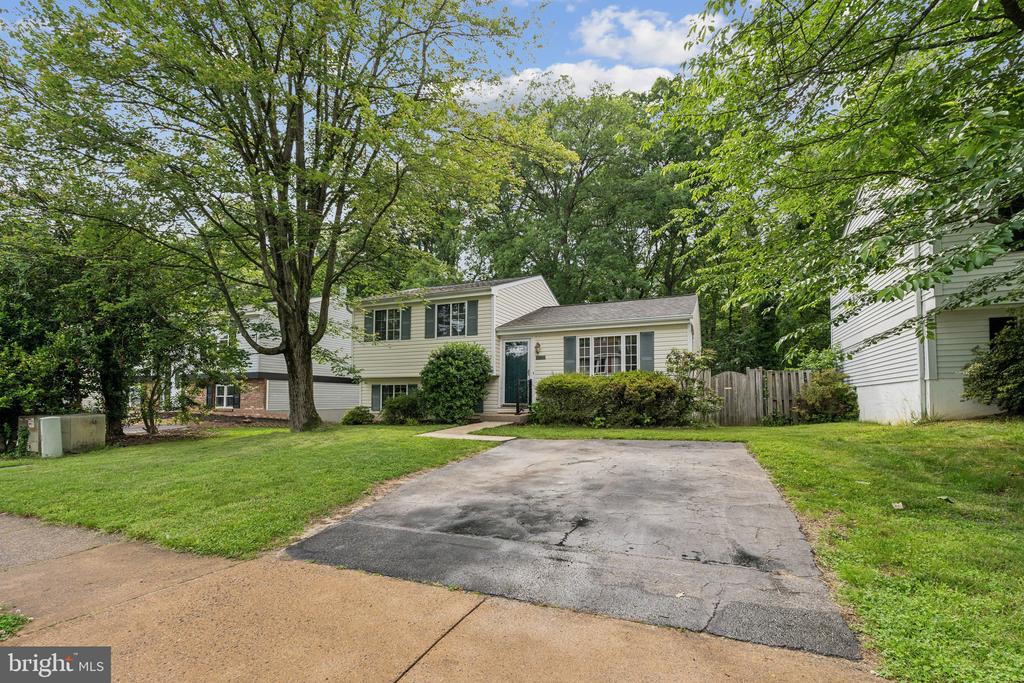 8490 RIPPLED CREEK COURT