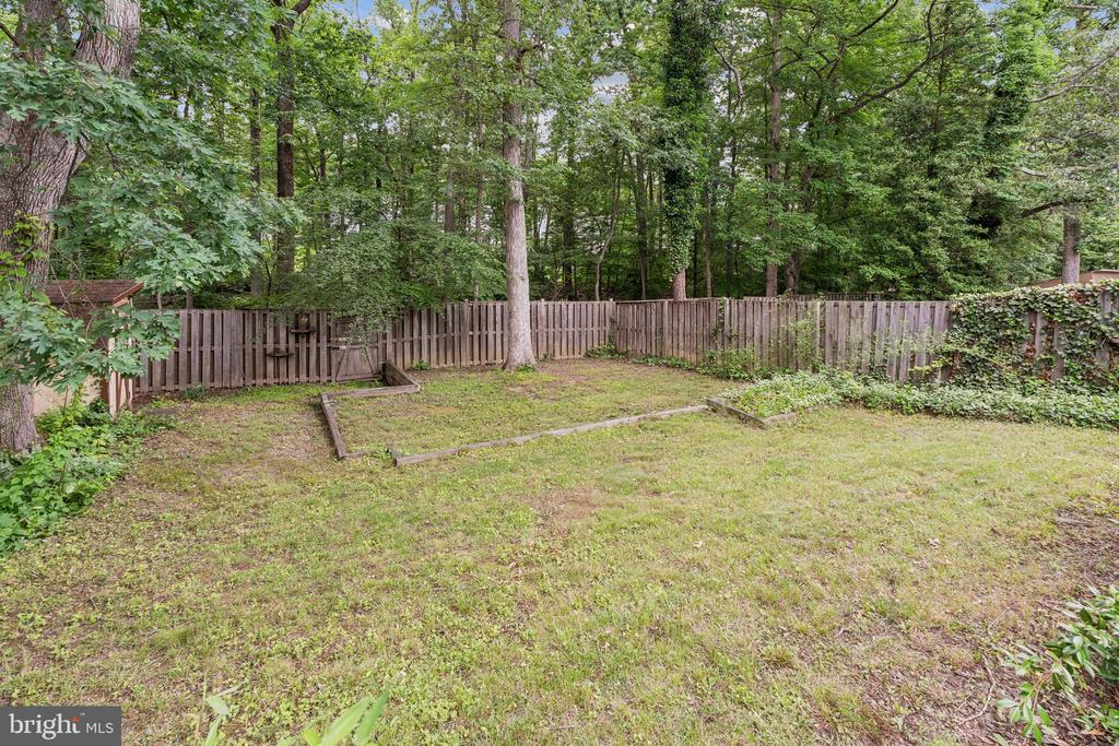 8490 RIPPLED CREEK COURT