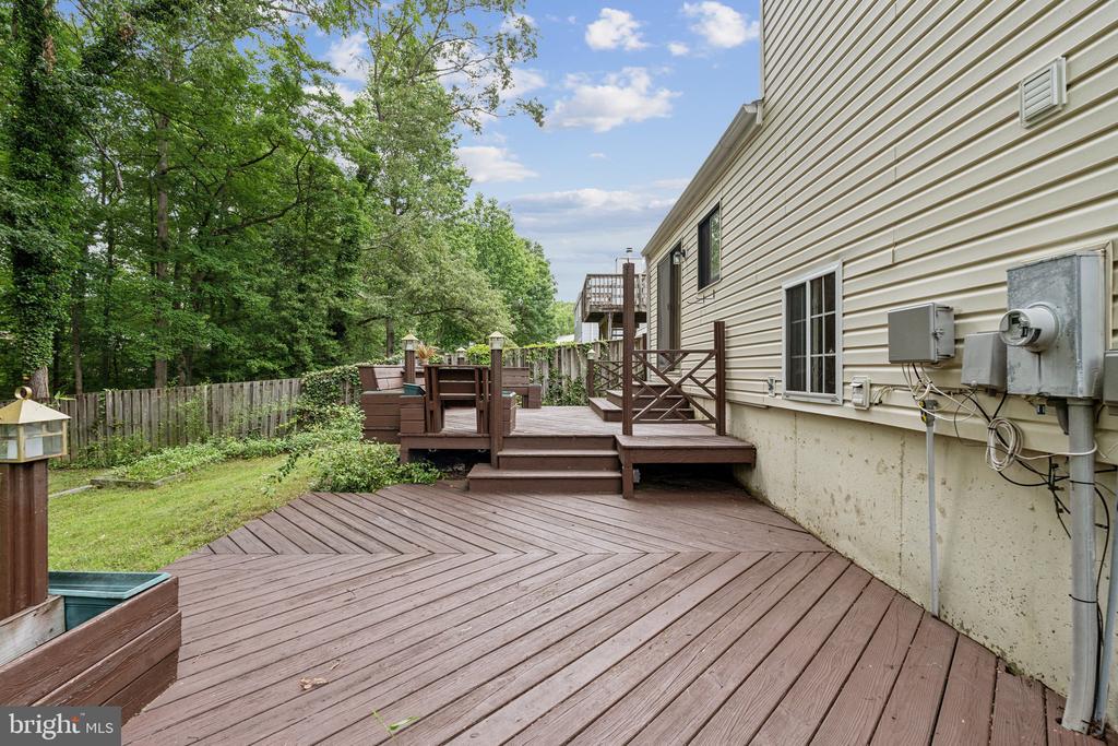 8490 RIPPLED CREEK COURT