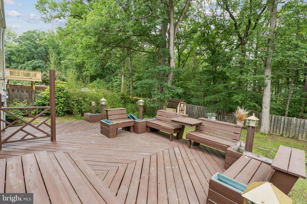 8490 RIPPLED CREEK COURT