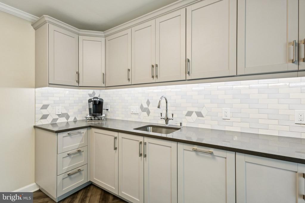11100 FLORA LEE DRIVE