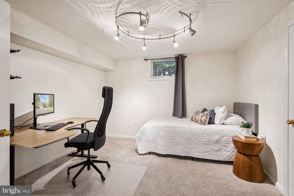 11100 FLORA LEE DRIVE