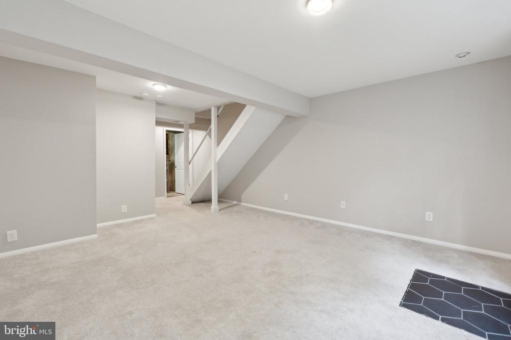 6842 HEATHERWAY COURT