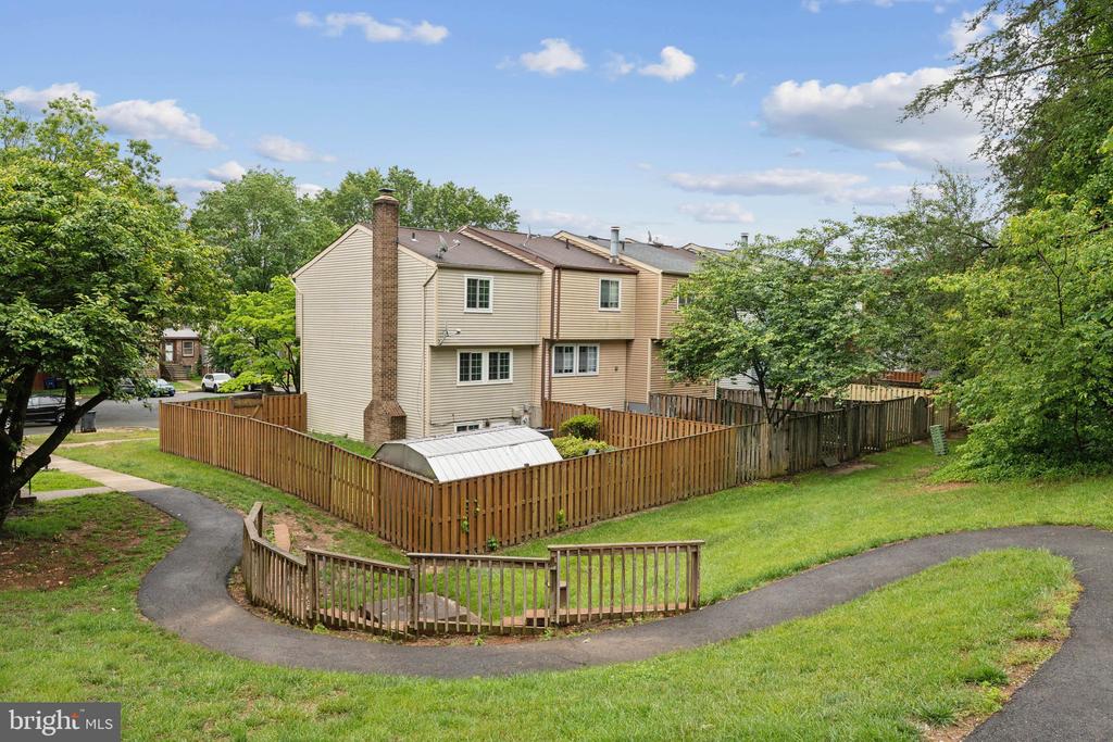 6842 HEATHERWAY COURT
