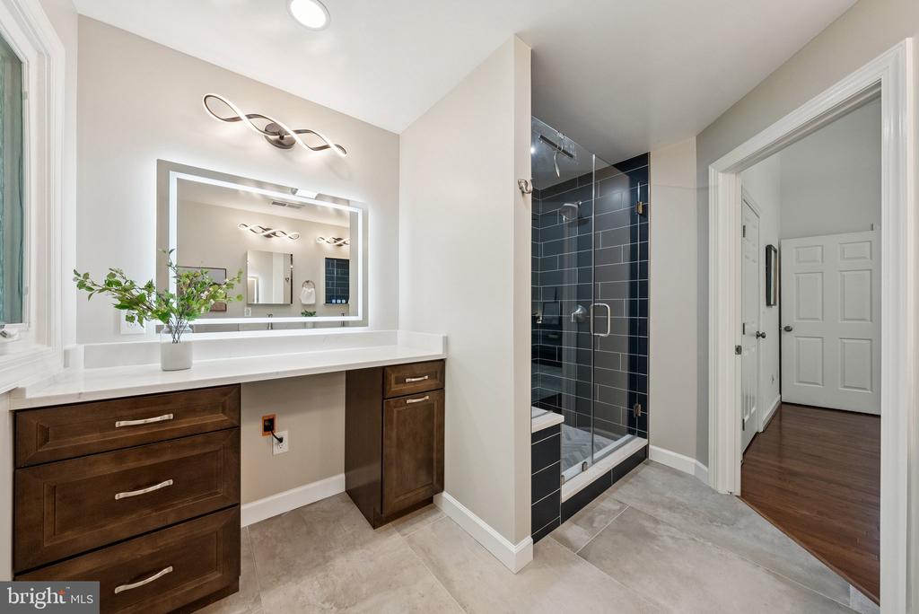 5562 JOWETT COURT