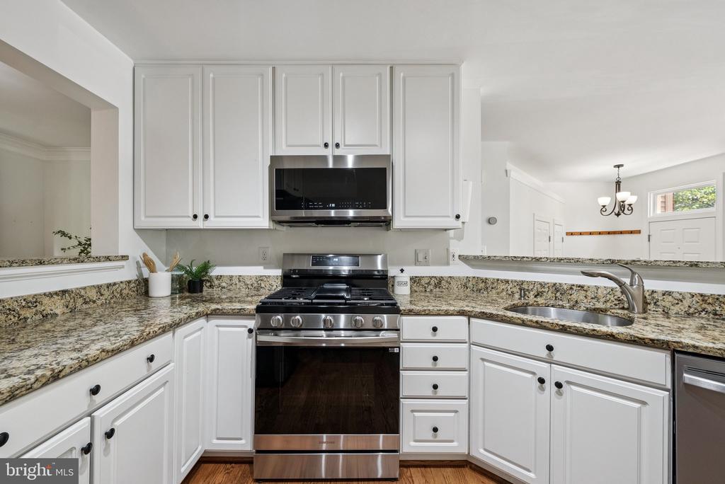 5562 JOWETT COURT