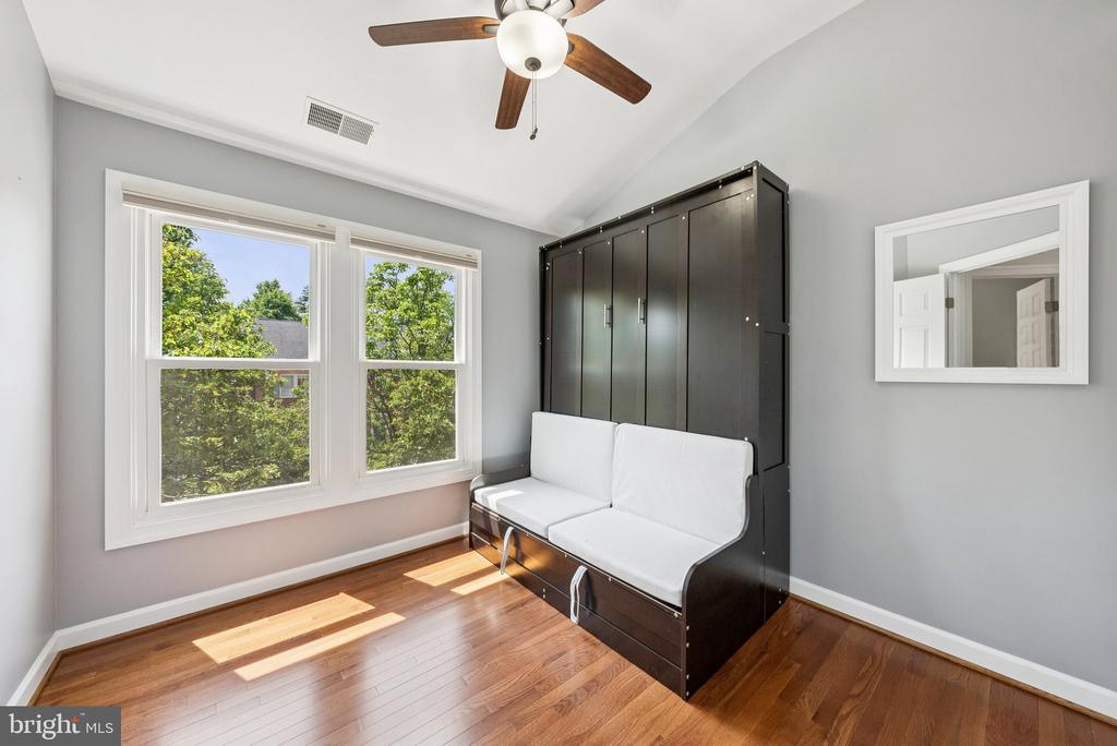5562 JOWETT COURT