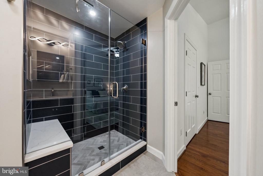 5562 JOWETT COURT