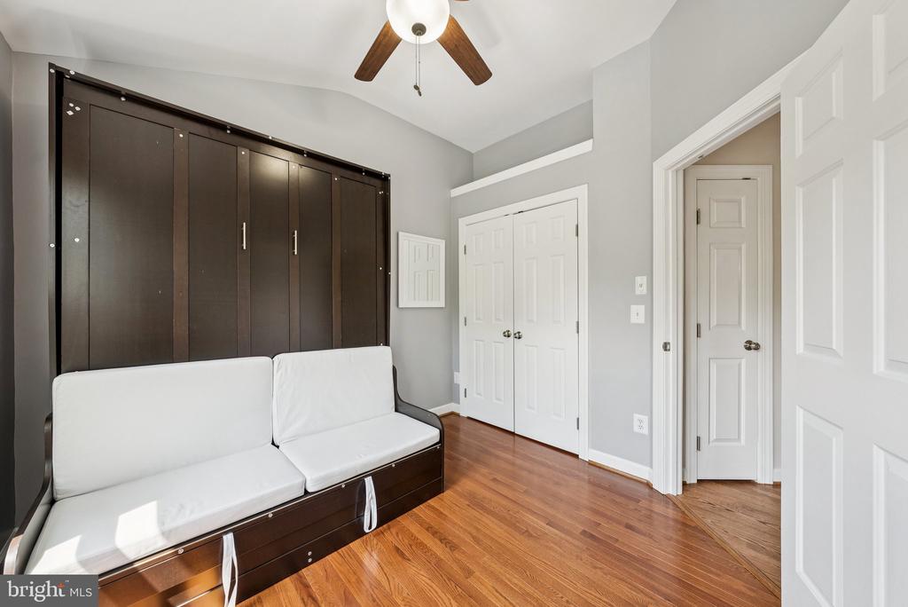 5562 JOWETT COURT