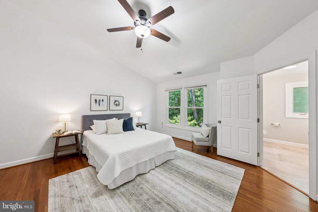 5562 JOWETT COURT