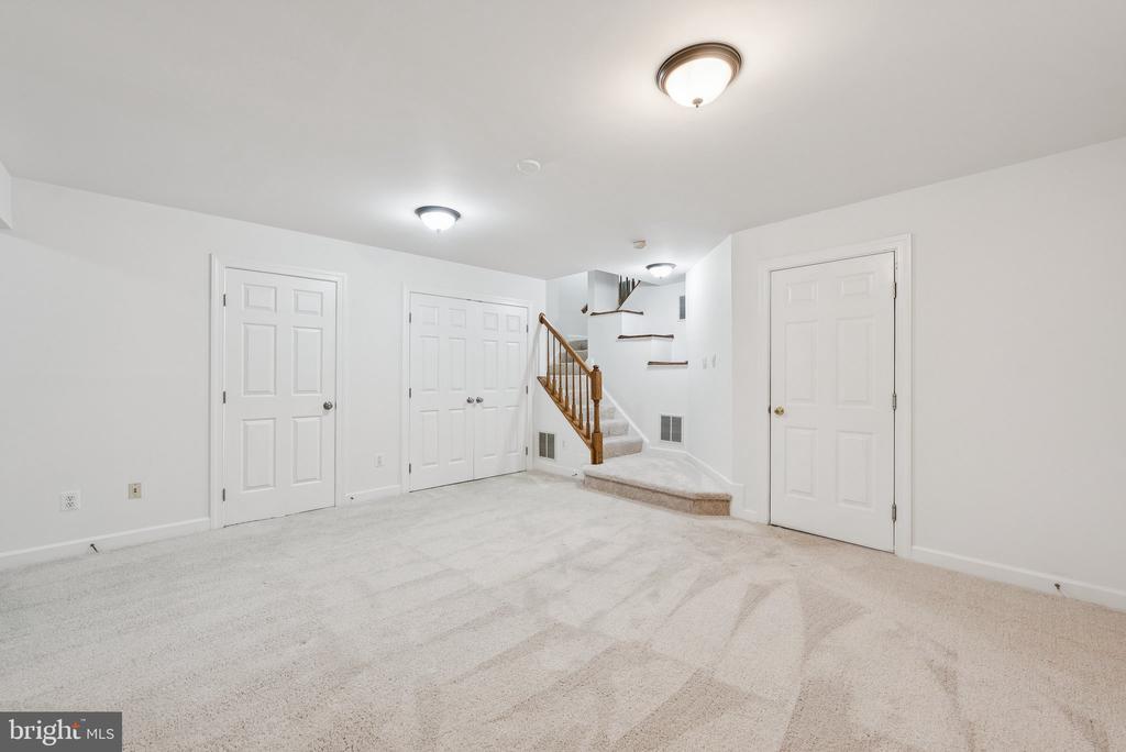 5562 JOWETT COURT