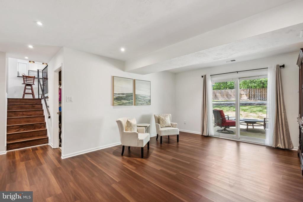 7516 CAMP ALGER AVENUE