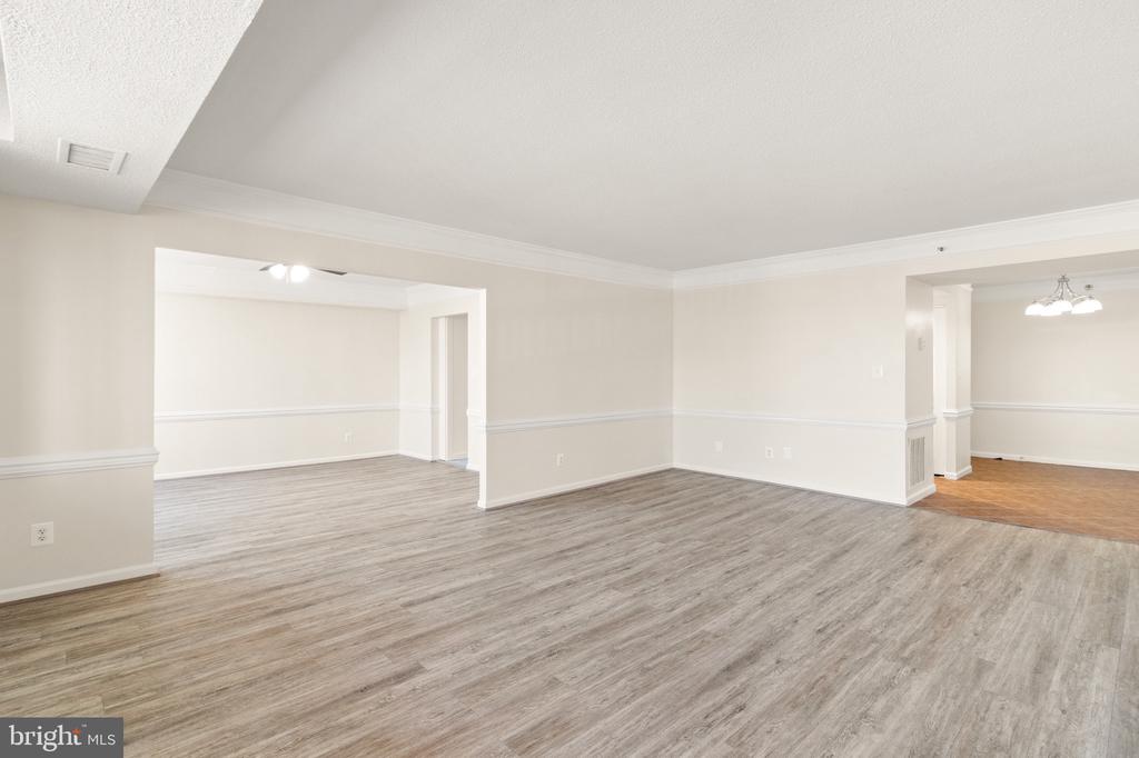 3713 S GEORGE MASON DRIVE 906W