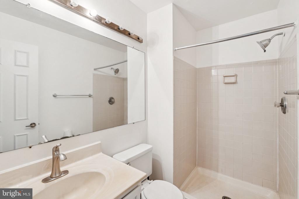 5790 BURKE TOWNE COURT