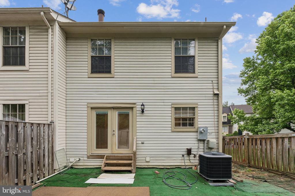 5790 BURKE TOWNE COURT