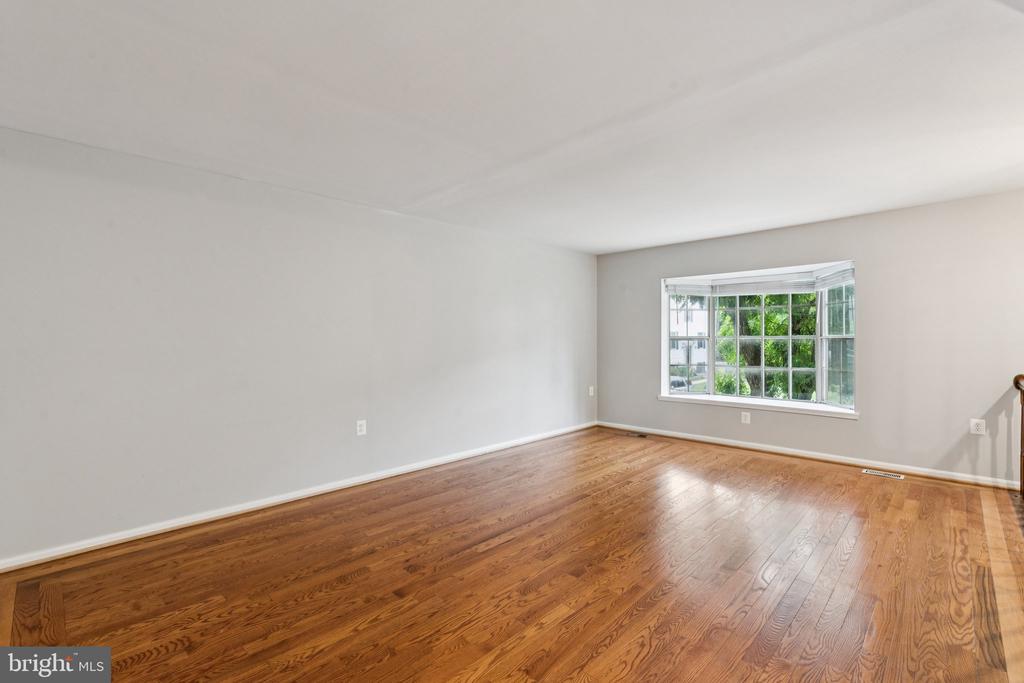 5790 BURKE TOWNE COURT
