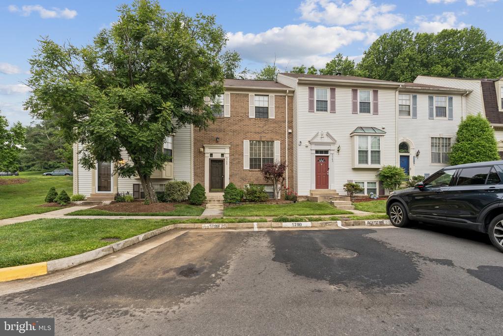 5790 BURKE TOWNE COURT