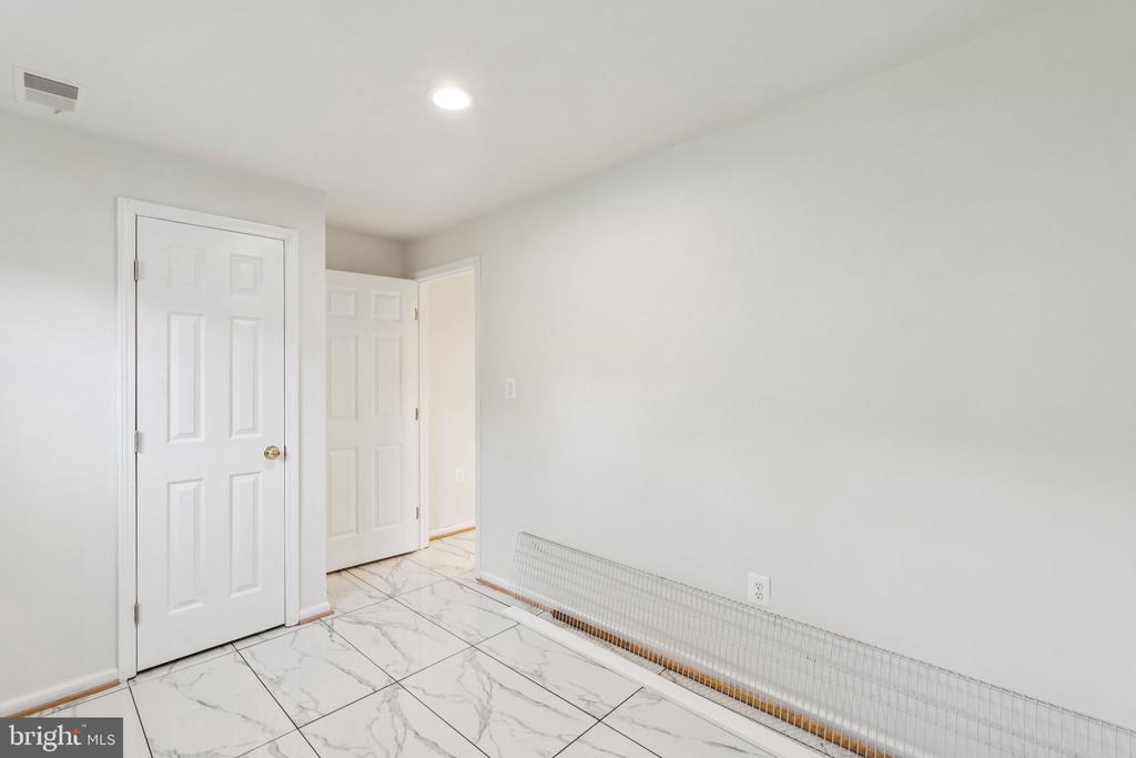 5790 BURKE TOWNE COURT