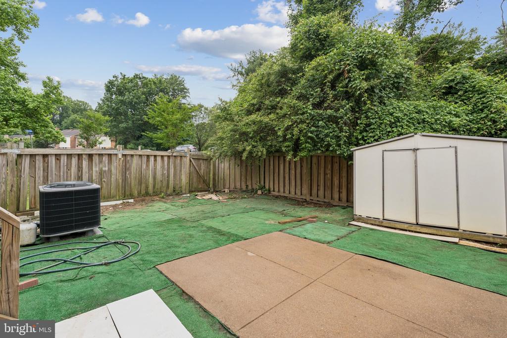 5790 BURKE TOWNE COURT