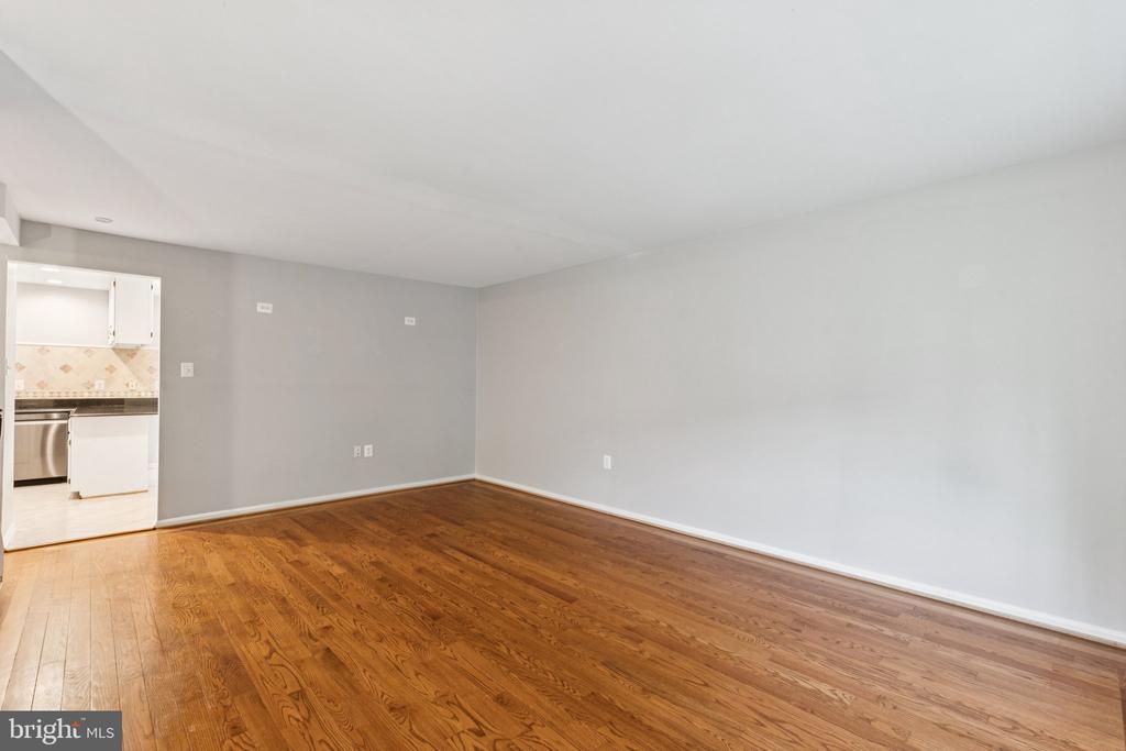 5790 BURKE TOWNE COURT