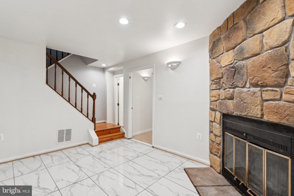 5790 BURKE TOWNE COURT