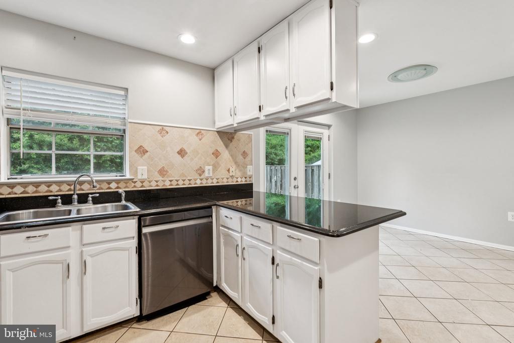 5790 BURKE TOWNE COURT