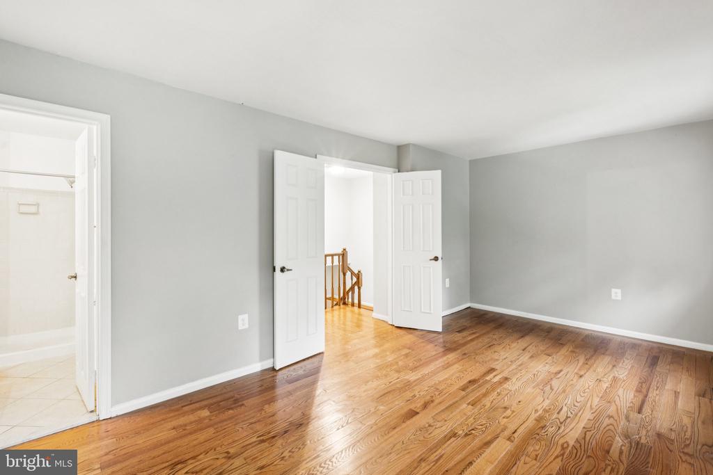 5790 BURKE TOWNE COURT