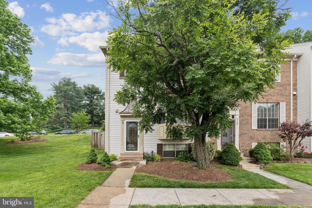 5790 BURKE TOWNE COURT