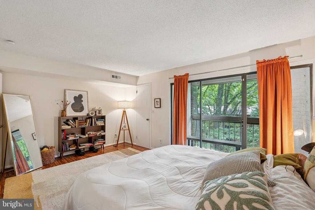 1530 MOORINGS DRIVE 8B/22B