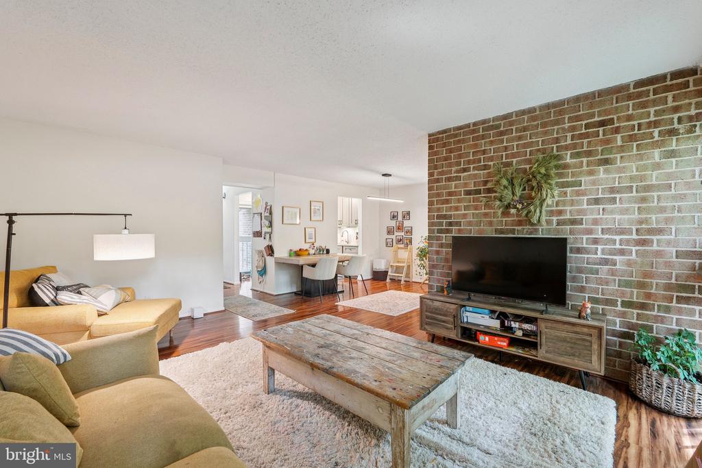 1530 MOORINGS DRIVE 8B/22B