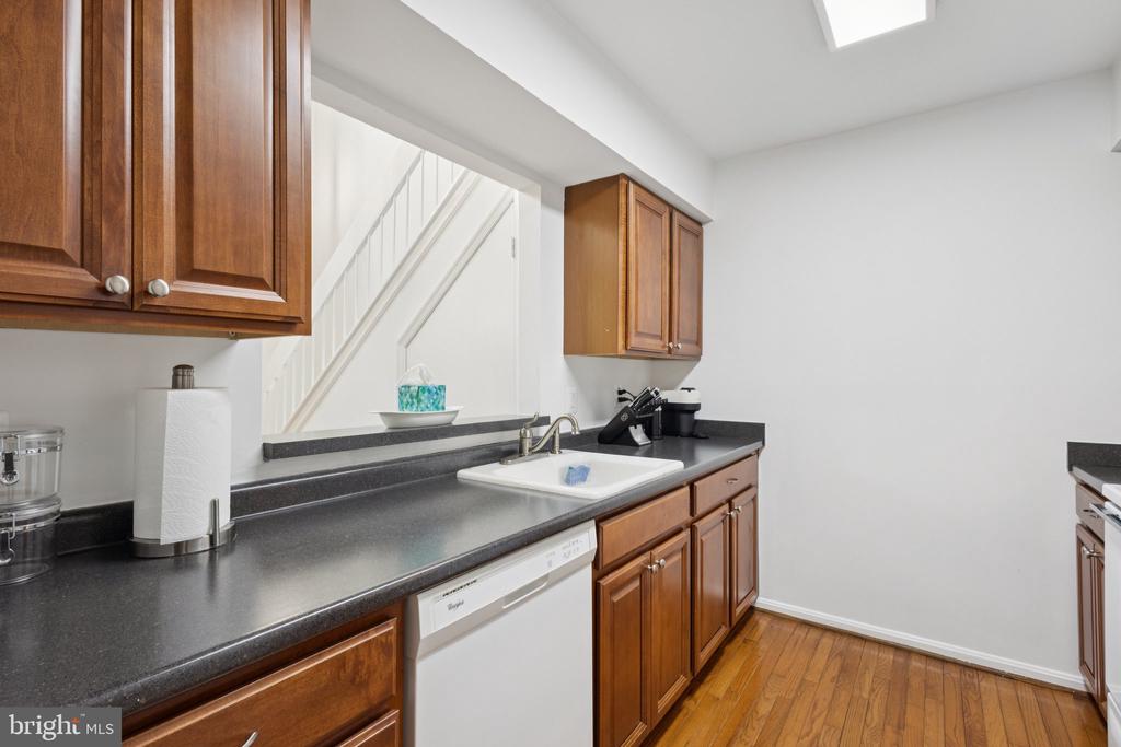 5807 ORCHARD HILL COURT 5807
