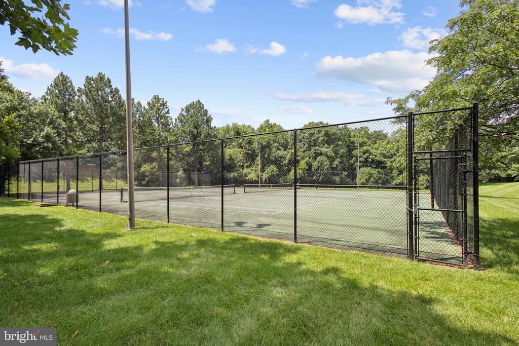 5807 ORCHARD HILL COURT 5807