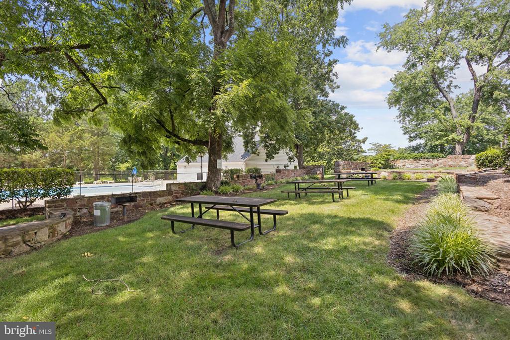 5807 ORCHARD HILL COURT 5807