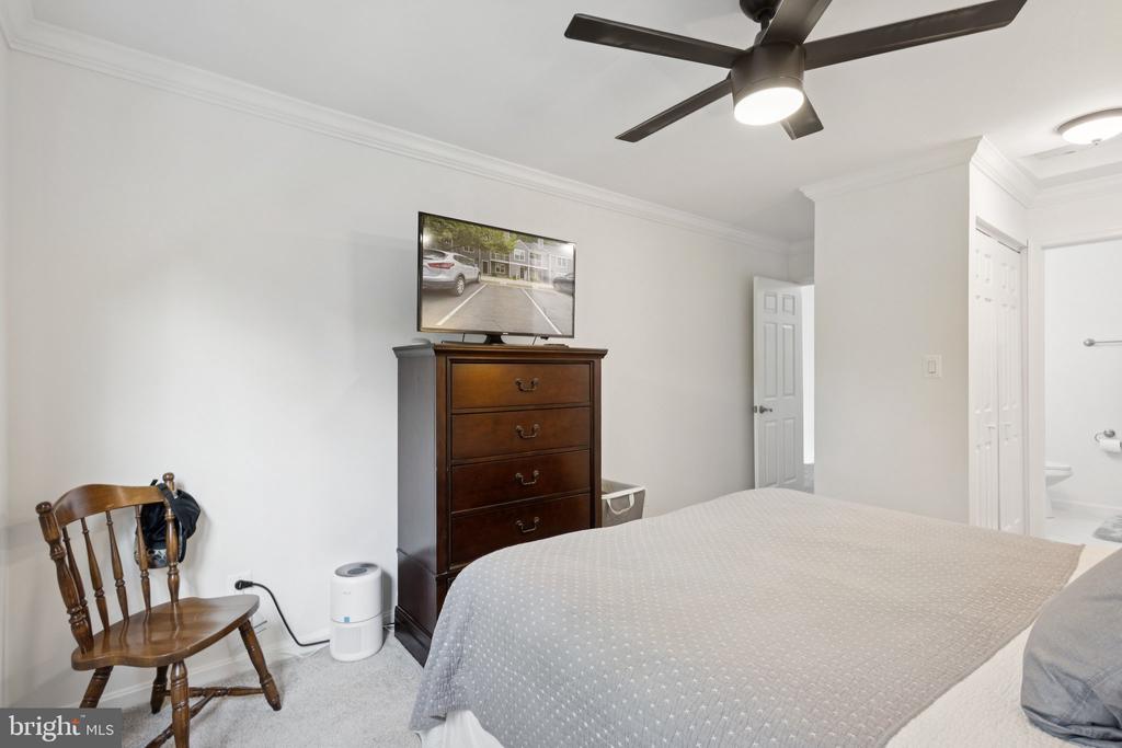 5807 ORCHARD HILL COURT 5807