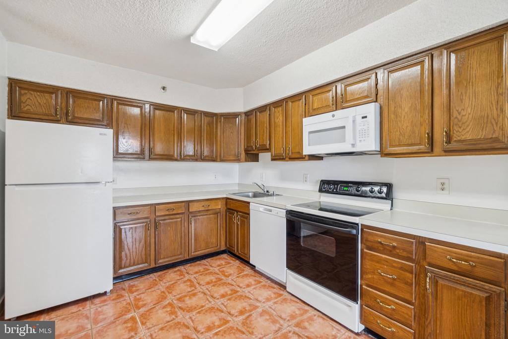 3709 S GEORGE MASON DRIVE 604
