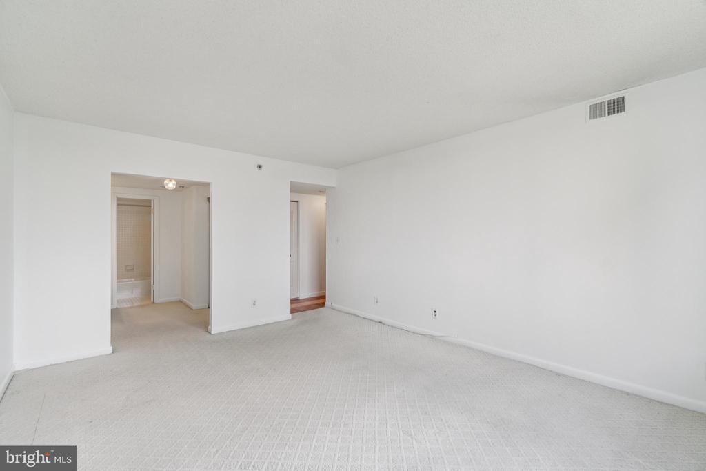 3709 S GEORGE MASON DRIVE 604