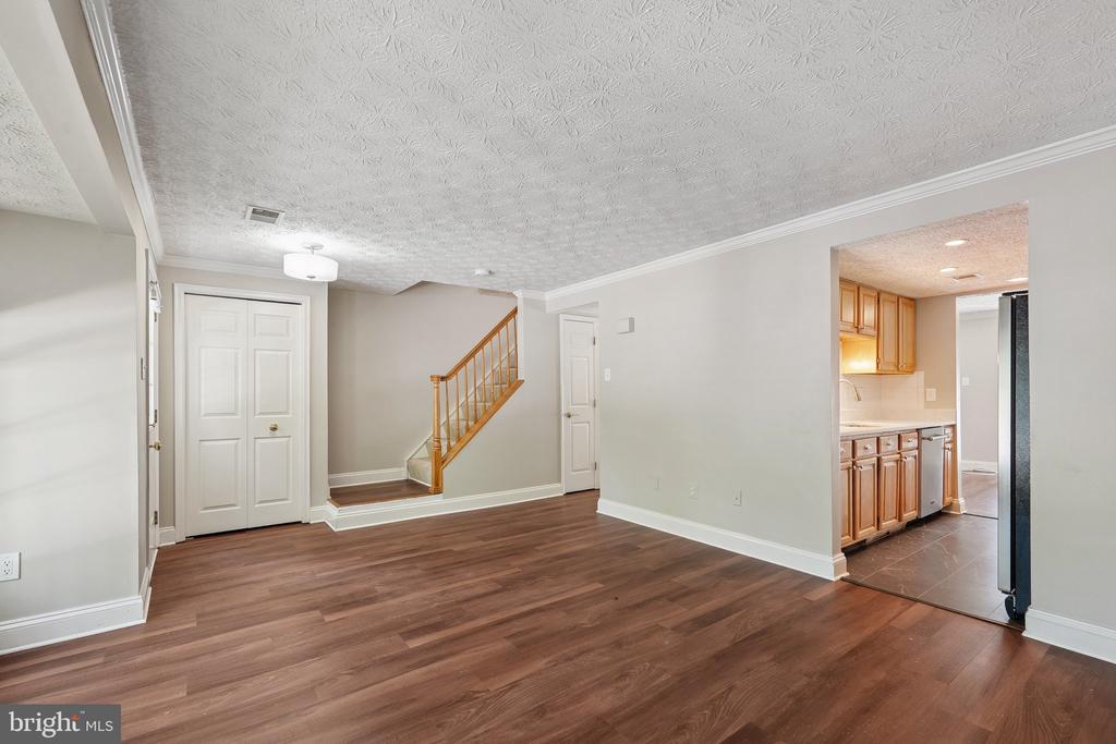 1511 TWISTED OAK DRIVE