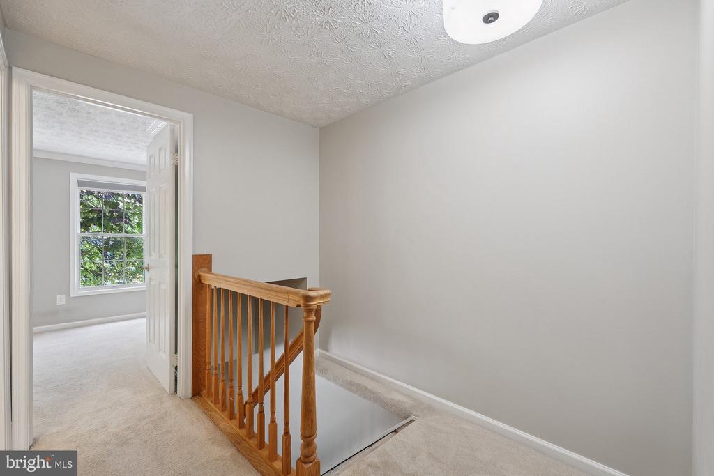 1511 TWISTED OAK DRIVE