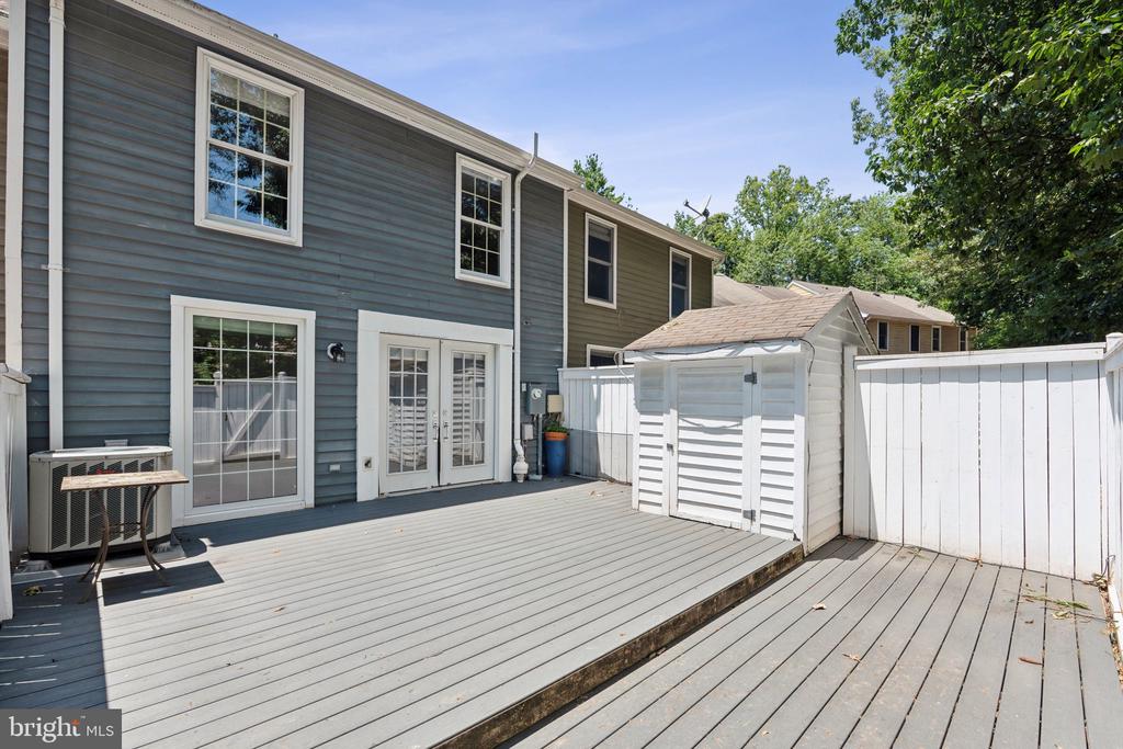 1511 TWISTED OAK DRIVE