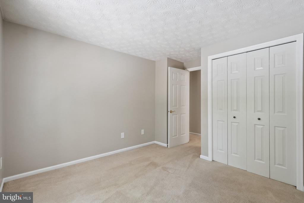 1511 TWISTED OAK DRIVE