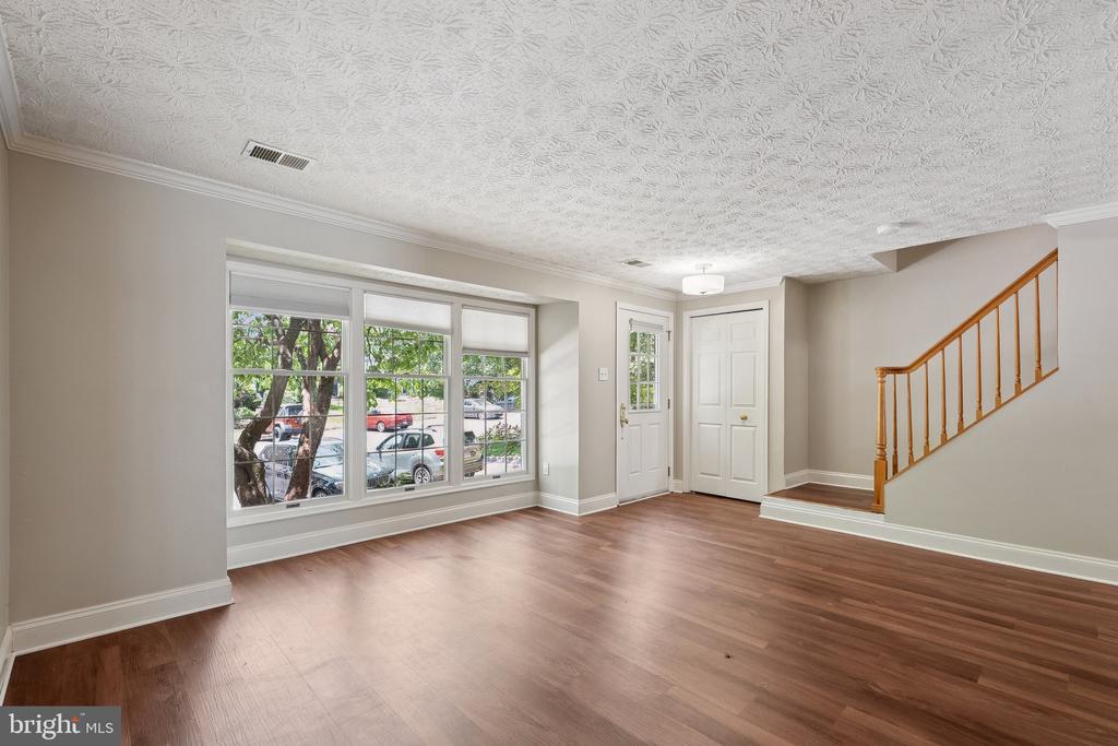 1511 TWISTED OAK DRIVE