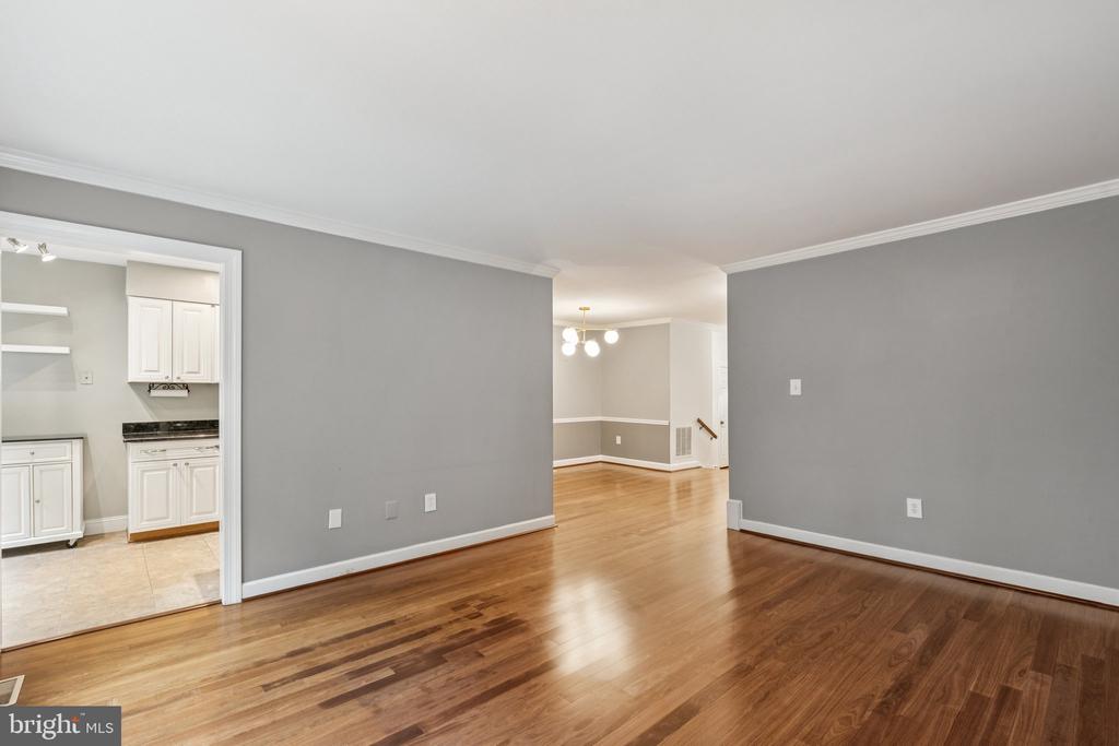 5875 WOODFIELD ESTATES DRIVE