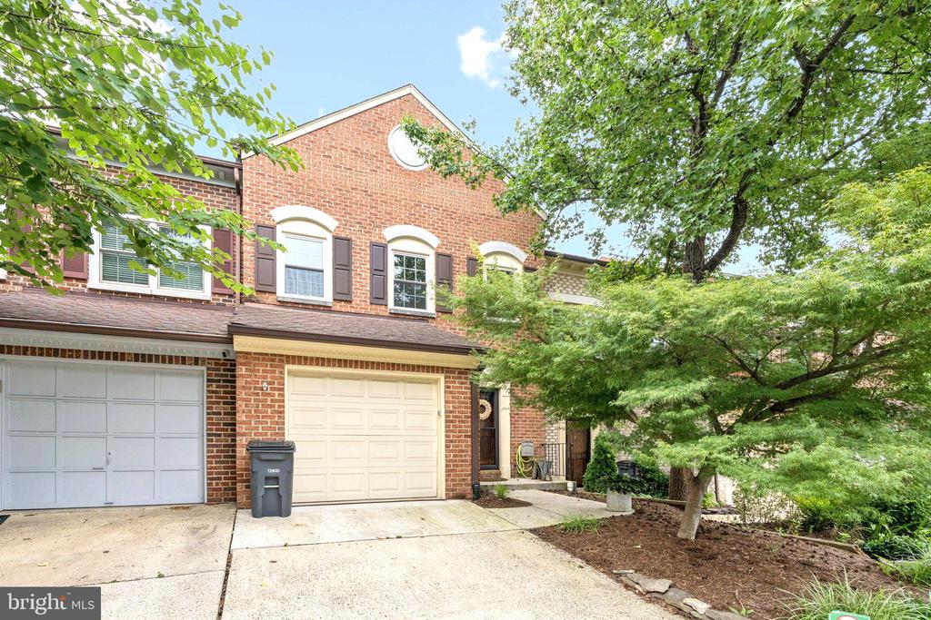 5875 WOODFIELD ESTATES DRIVE