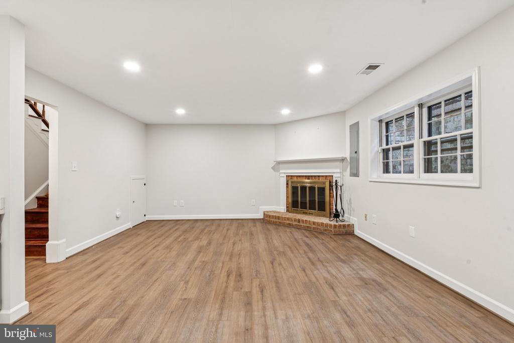 5875 WOODFIELD ESTATES DRIVE