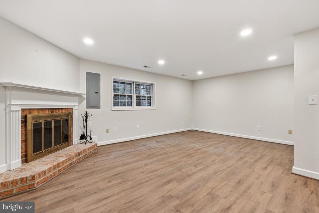 5875 WOODFIELD ESTATES DRIVE